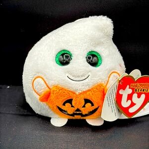 Ty Halloweenie Beanies “Treatsie” the Halloween ghost.